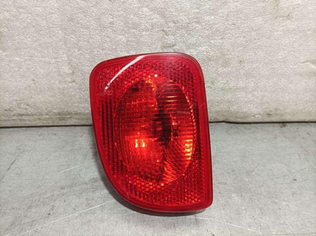 8200419906 Luz antiniebla trasera izquierda  en stock Castellón