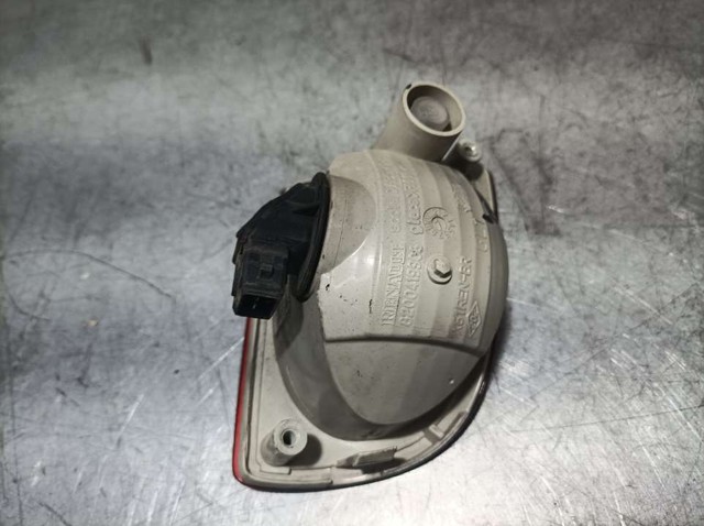 RENAULT 8200419908 Luz antiniebla trasera derecha  en stock Terrassa