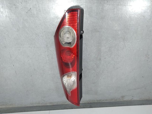 RENAULT 8200419945 Piloto trasero derecho  comprar en Albacete