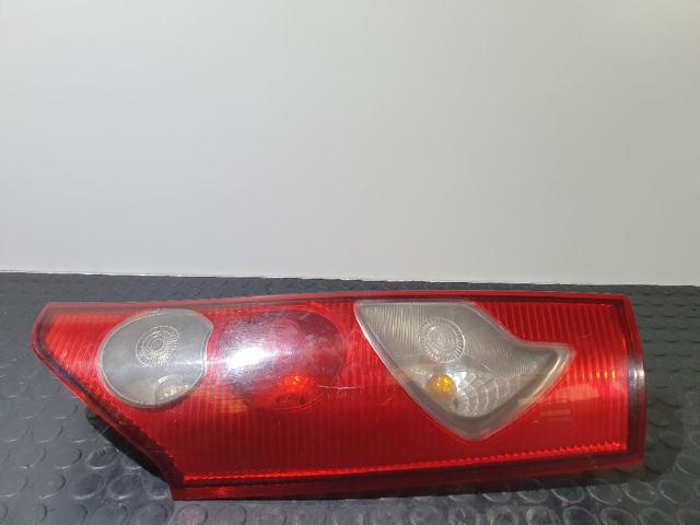 8200419945 RENAULT Piloto trasero derecho  comprar en Jaén