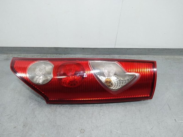 8200419945 RENAULT Piloto trasero derecho  comprar en Lleida