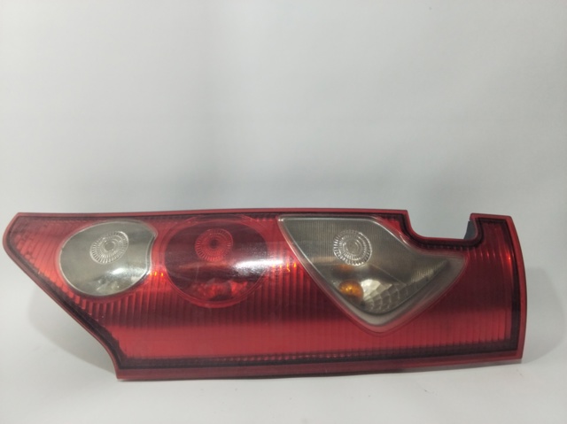 RENAULT 8200419945 Piloto trasero derecho comprar Tarragona