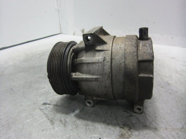 8200421410 RENAULT Compresor de aire acondicionado  en stock Huelva