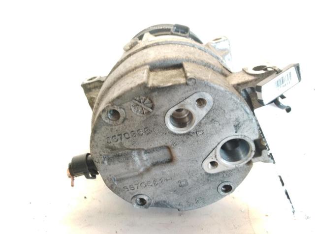 RENAULT 8200421410 Compresor de aire acondicionado  en stock Terrassa