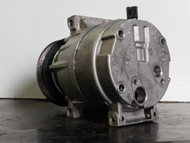 8200424250 RENAULT Compresor de aire acondicionado comprar Bilbao