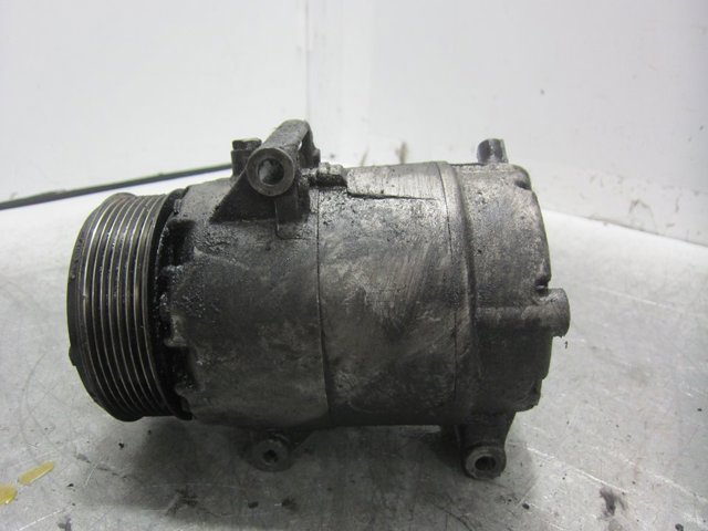 RENAULT 8200436108 Compresor de aire acondicionado  en stock Salamanca
