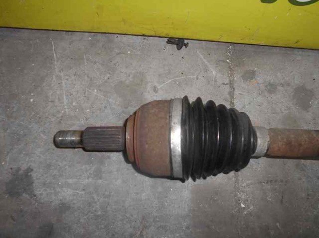 RENAULT 8200436366 Semieje delantero derecho  en stock Valencia