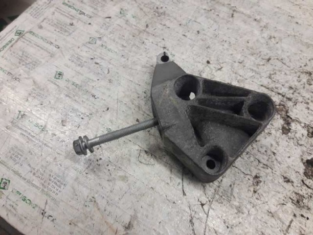 8200437464 Soporte de motor derecho  disponible Málaga