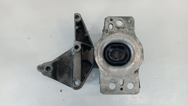 RENAULT 8200437464 Soporte de motor derecho  disponible España