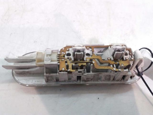 RENAULT 8200439423 Luz de techo interior (cabina)  disponible España