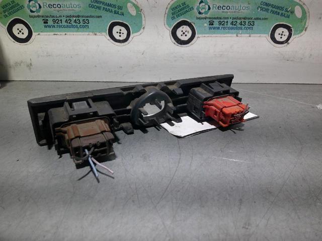 RENAULT 8200442723 Boton de luz de emergencía comprar Pamplona