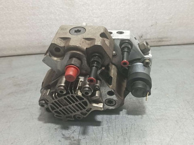 RENAULT 8200457039 Bomba inyectora  en stock Terrassa