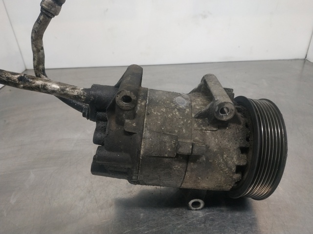 8200457418 RENAULT Compresor de aire acondicionado  disponible Ourense