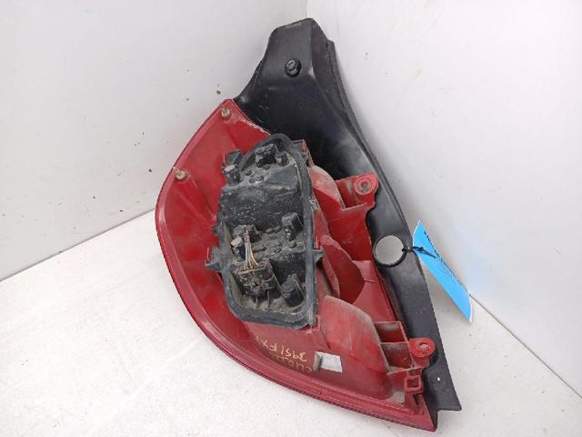 8200459960 RENAULT Piloto trasero derecho  disponible Vigo