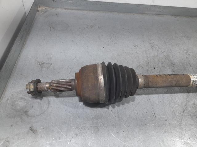RENAULT 8200472158 Semieje delantero derecho  en stock Salamanca