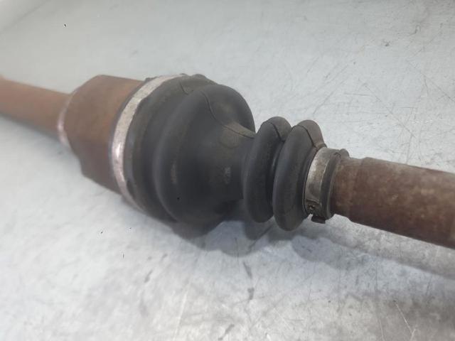 8200472158 Semieje delantero derecho  disponible Málaga