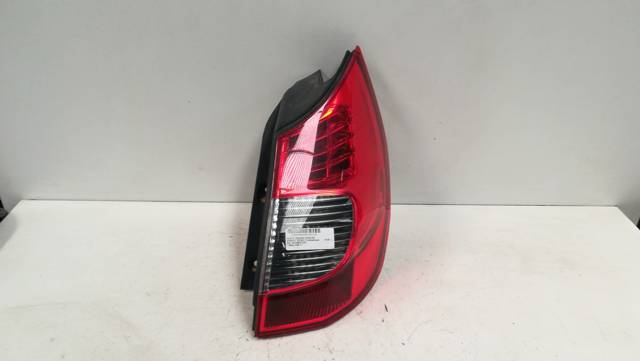 8200474327 Piloto trasero derecho comprar Sevilla