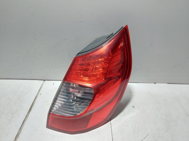 8200474328 RENAULT Piloto trasero izquierdo  disponible Alicante