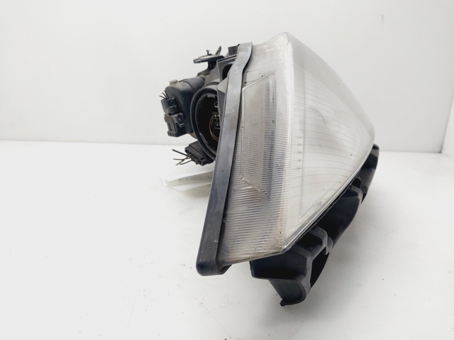 RENAULT 8200476431 Faro derecho  en stock Salamanca