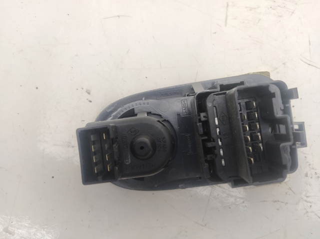 RENAULT 8200476806 Interruptor de elevalunas delantera izquierda comprar Barcelona