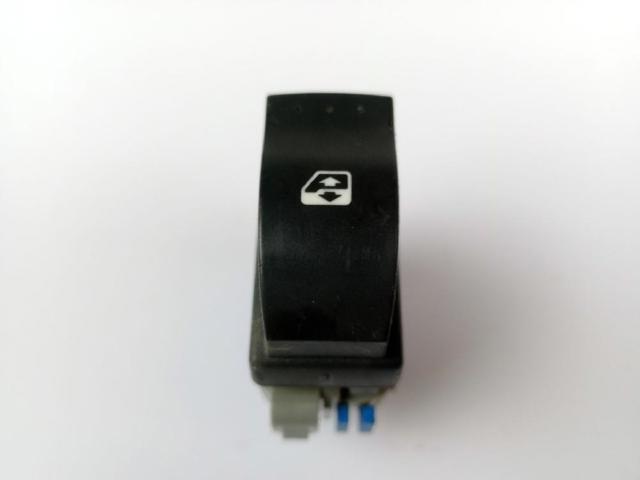 RENAULT 8200476809 Botón de elevalunas delantero derecho  en stock Valencia