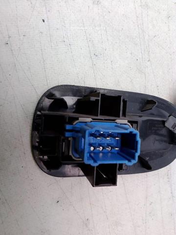RENAULT 8200476809 Botón de encendido del motor del elevalunas delantero derecho  comprar en Albacete