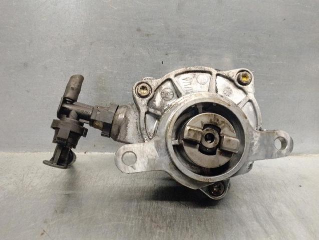 RENAULT 8200478188 Bomba de vacío  en stock Salamanca