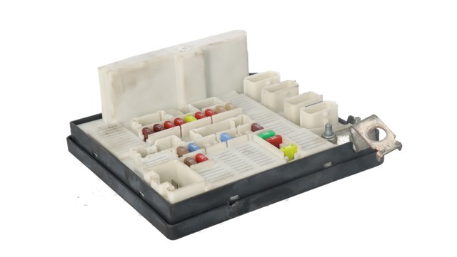 8200481866 Caja de fusibles  comprar en Reus
