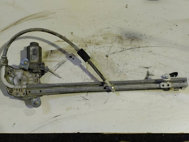 RENAULT 8200485202 Mecanismo de elevalunas de la puerta delantera izquierda  comprar en Ponferrada