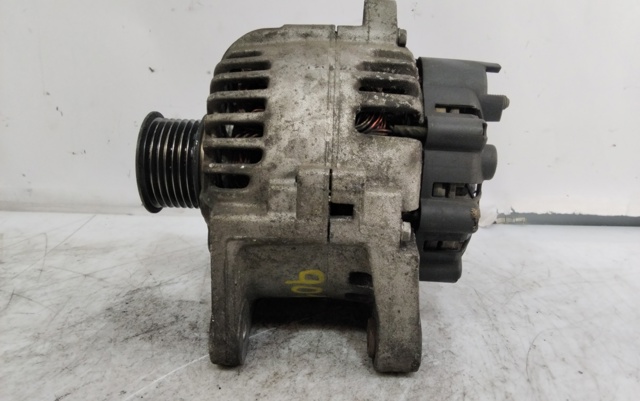 8200495294A RENAULT Alternador  en stock Gandía