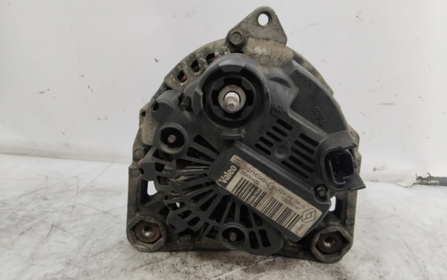 8200495294A RENAULT Alternador  en stock Gandía
