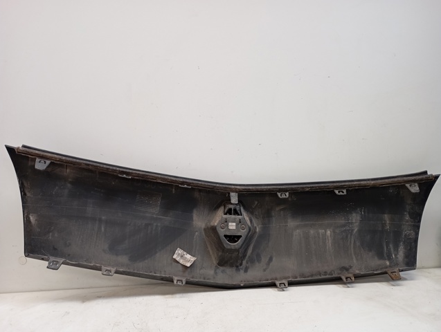 RENAULT 8200499017 Moldura de la rejilla del radiador  disponible Valladolid