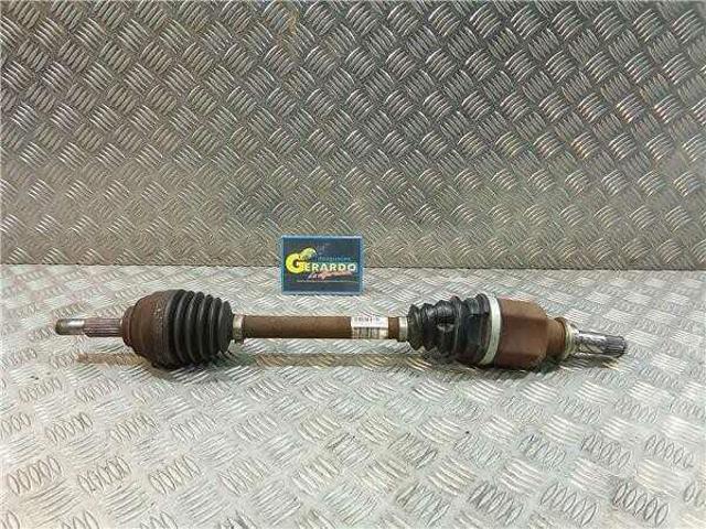 8200499585 RENAULT Semieje delantero izquierdo  en stock Huelva