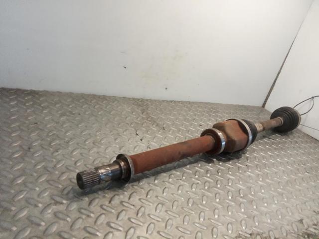 RENAULT 8200499586 Semieje delantero derecho  en stock Terrassa