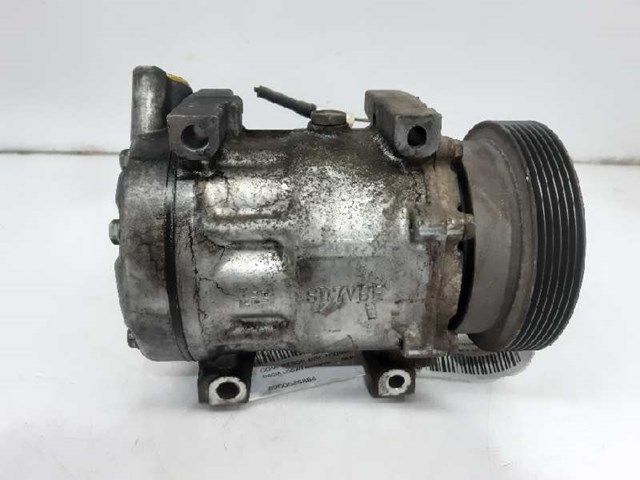 RENAULT 8200526884 Compresor de aire acondicionado  disponible Lugo