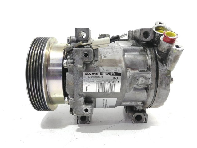 RENAULT 8200526884 Compresor de aire acondicionado  disponible Valladolid