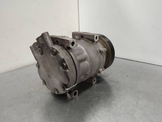 8200526884 RENAULT Compresor de aire acondicionado  en stock Córdoba