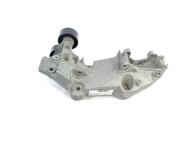 Soporte alternador 8200527320 Renault (RVI)