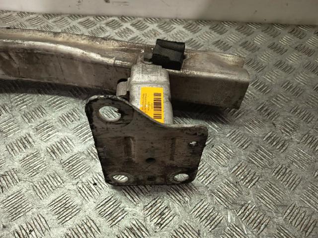 8200534784 RENAULT Refuerzo parachoque delantero  en stock Gandía