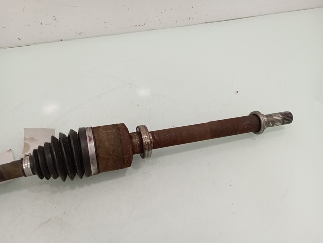 Árbol de transmisión delantero derecho 8200535800 RENAULT