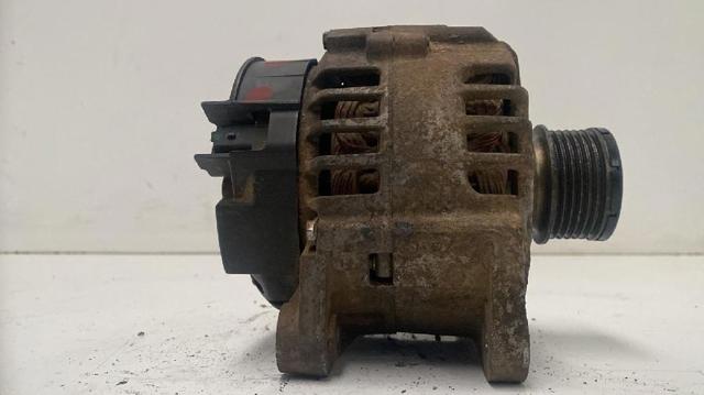 8200537415 RENAULT Alternador  comprar en Oviedo