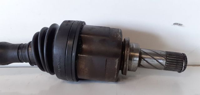8200538941 Semieje delantero izquierdo  disponible Utrera