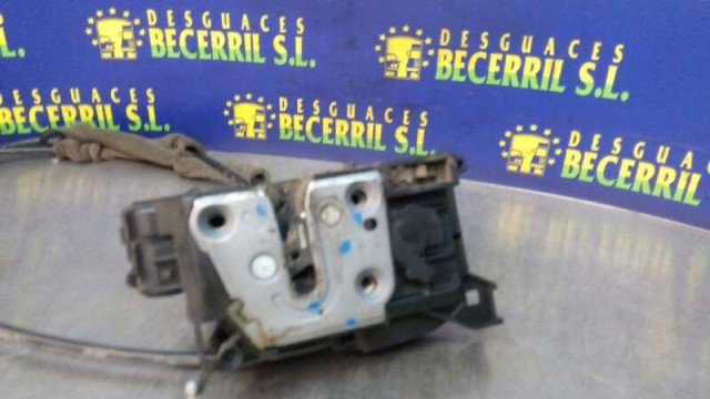 Cerradura de puerta trasera izquierda 8200542358 Renault (RVI)