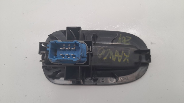 RENAULT 8200548968 Unidad de control de elevalunas delantero derecho  disponible Valladolid