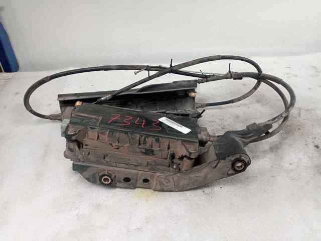 Motor de accionamiento del freno de mano 8200571485 Renault (RVI)