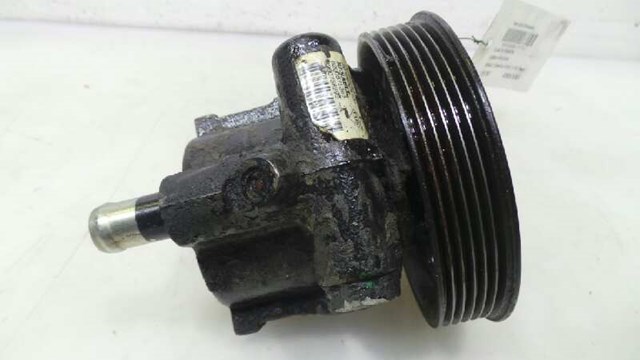 RENAULT 8200575303 Bomba de dirección  en stock Terrassa