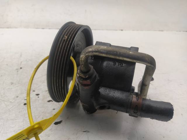 8200575303 RENAULT Bomba de dirección asistida  disponible Alicante