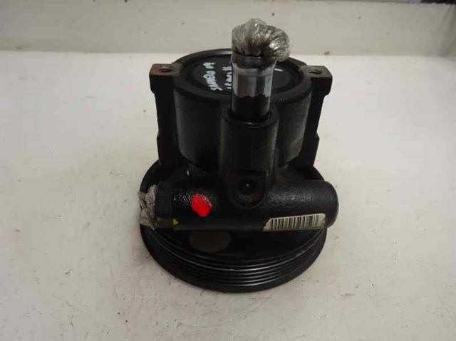 RENAULT 8200575303 Bomba de dirección  en stock Valencia