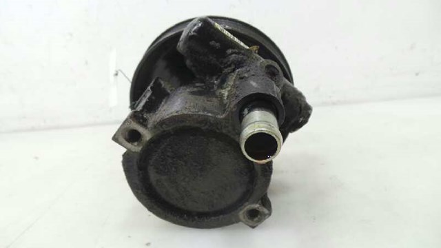 RENAULT 8200575303 Bomba de dirección  en stock Salamanca