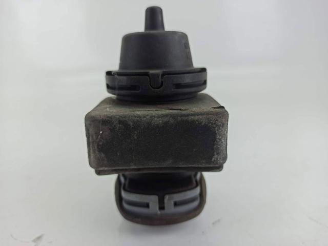 8200575400 Válvula solenoide de control de presión de sobrealimentación  disponible Burgos